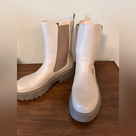 Brand New Cream Rider Boots - Picture 5 of 5